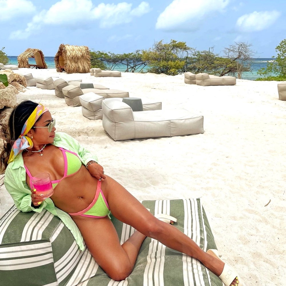 Beach Riot | Shimmer Bikini Set. - Picture 4 of 7